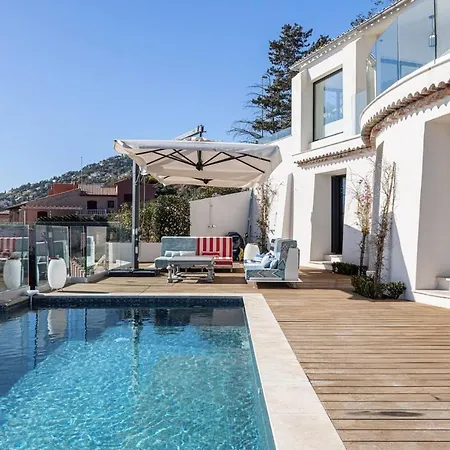 Beautiful 4 Bedrooms With Pool And Garden * Saint-Raphaël
